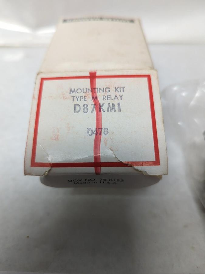 CUTLER-HAMMER,D87KM1,MOUNTING KIT TYPR M RELAY NOS