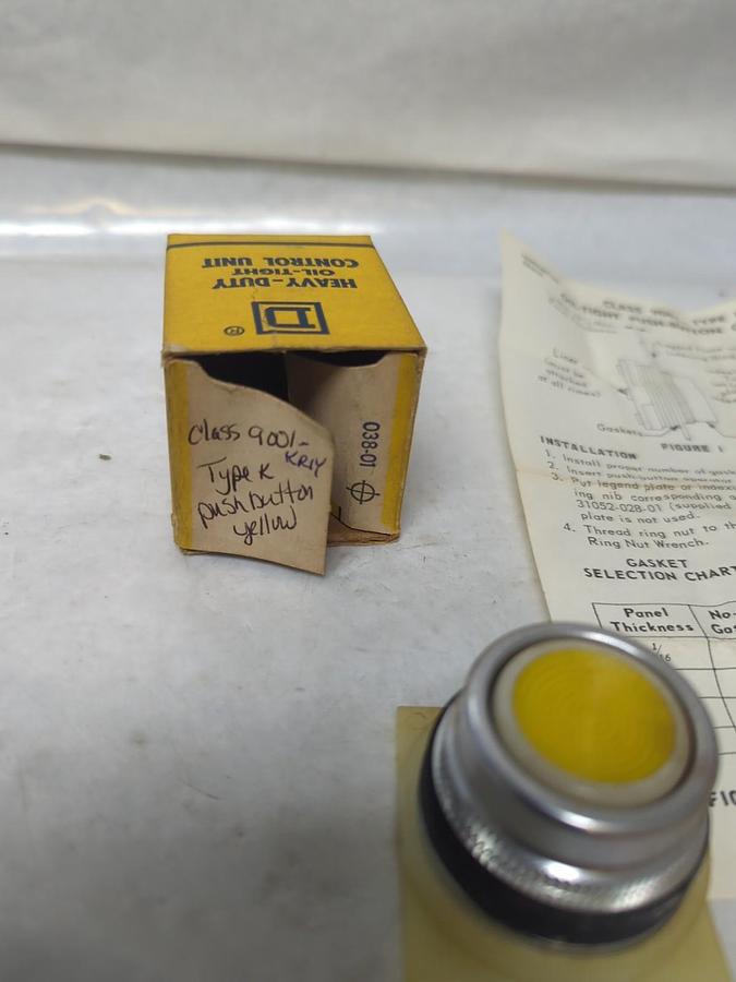 SQUARE D,9001 KR1Y,PUSHBUTTON YELLOW TYPE K NOS