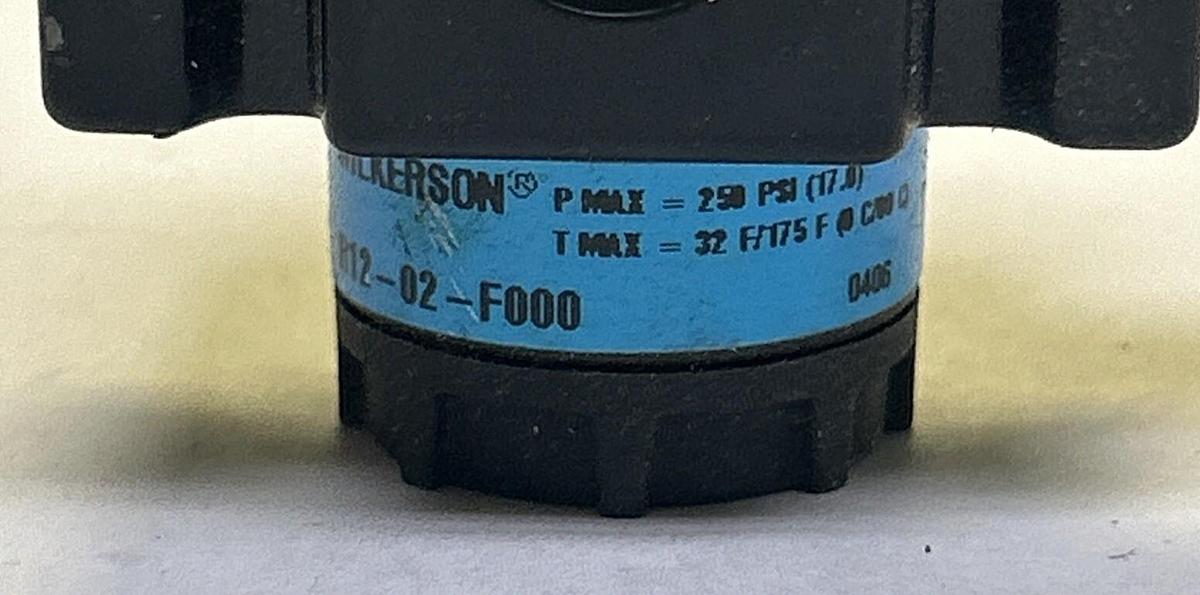 Used WILKERSON,R12-02-F000,PNEUMATIC REGULATOR 1/4NPT 250PSI