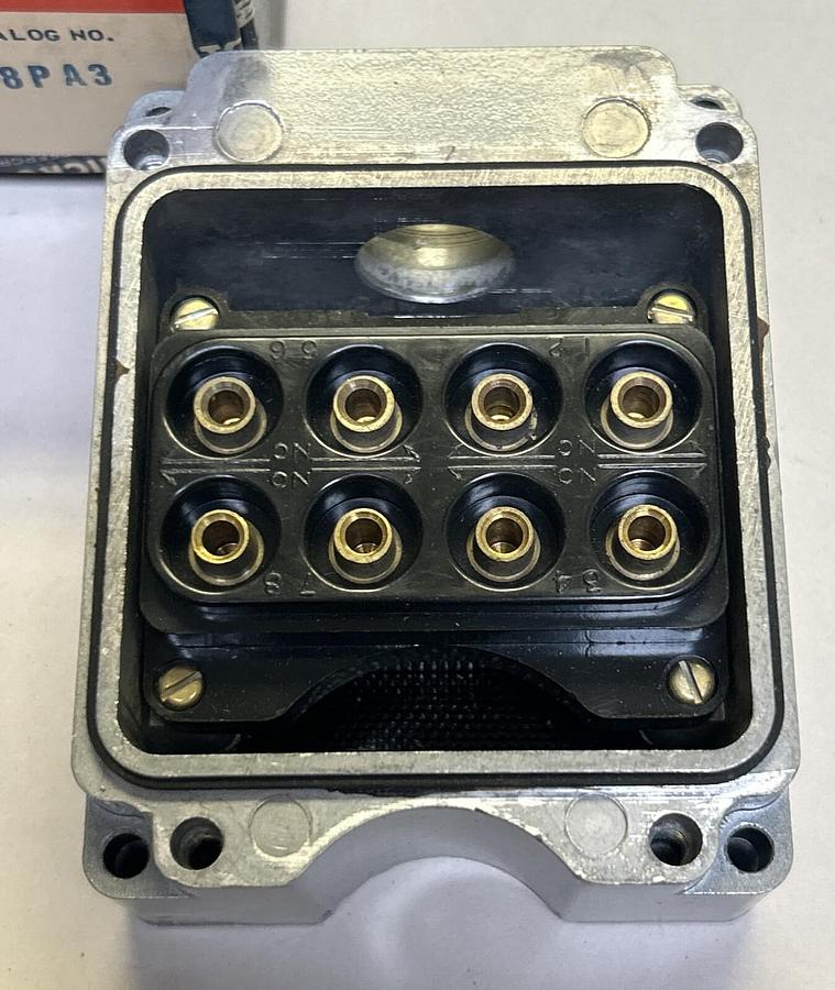 HONEYWELL,18PA3,8 POSITION TERMINAL BLOCK NOS