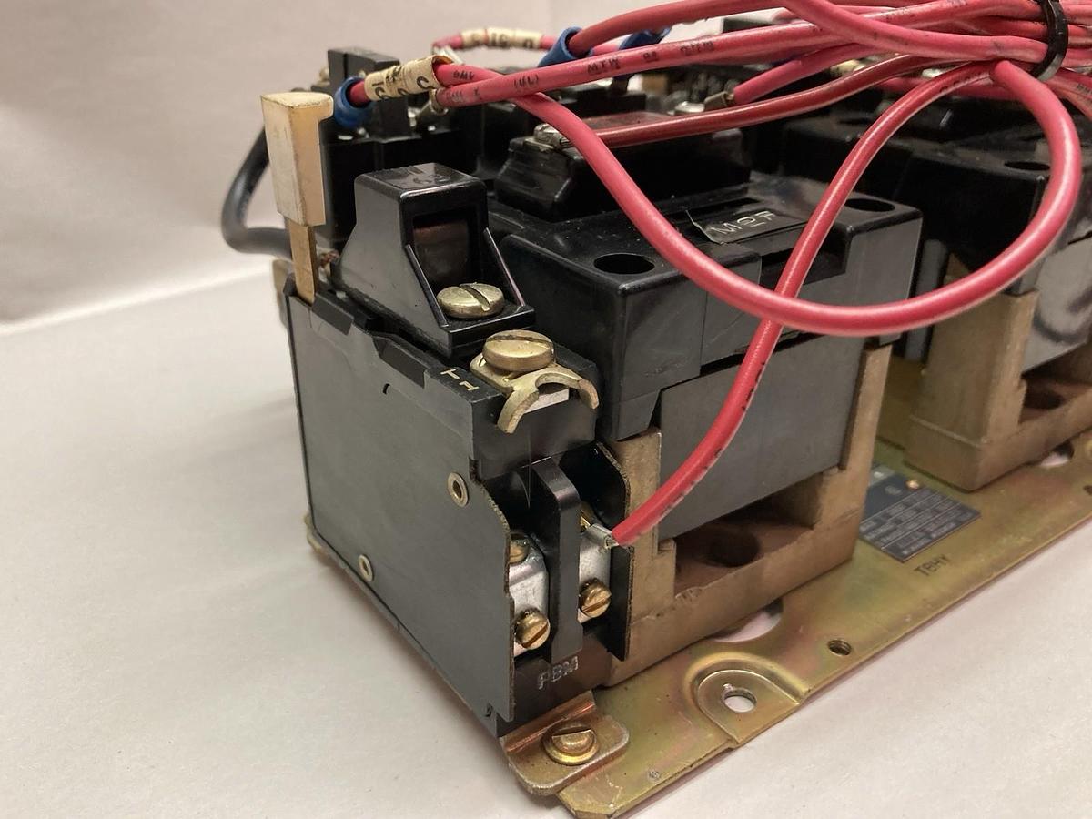 Used Allen Bradley,705-B0D103,Contactor Ser K Size 1