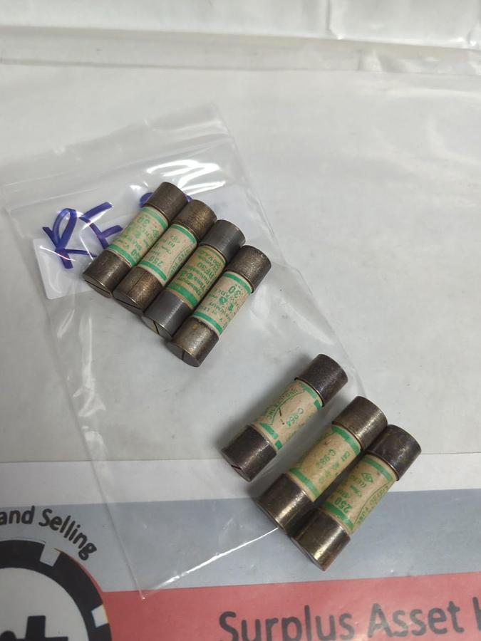 GOULD SHAWMUT,RF-30,RENEWABLE 30 AMP FUSE LOT OF 7 PRE-OWNED