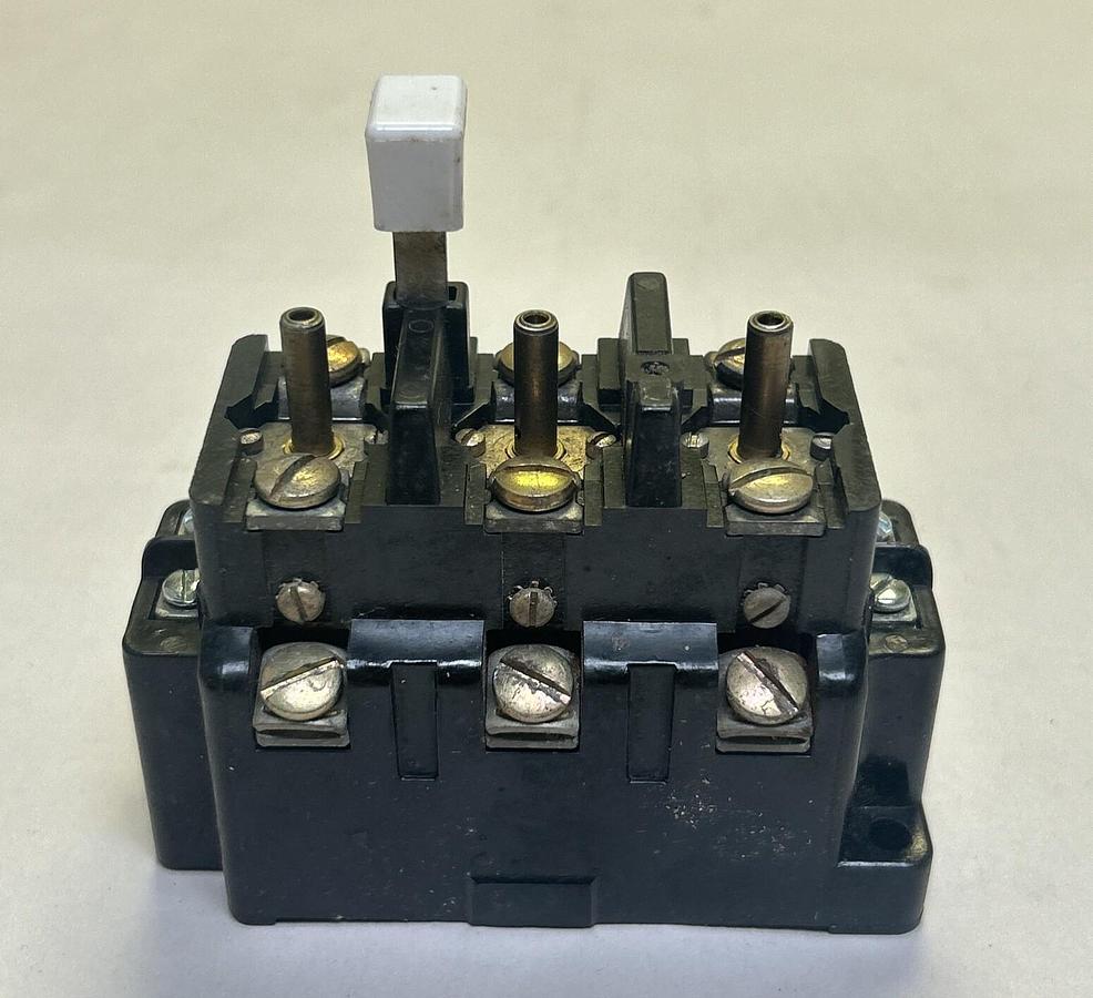 Used ALLEN BRADLEY,815-B0V169,OVERLOAD RELAY