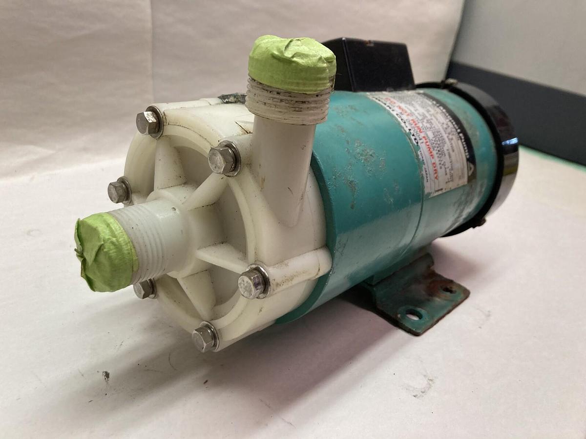 Used Iwaki Magnet Pump,MD-40RT-220N,2-Pole Magnet Pump 220/240V 2700/3100rpm 50/60Hz