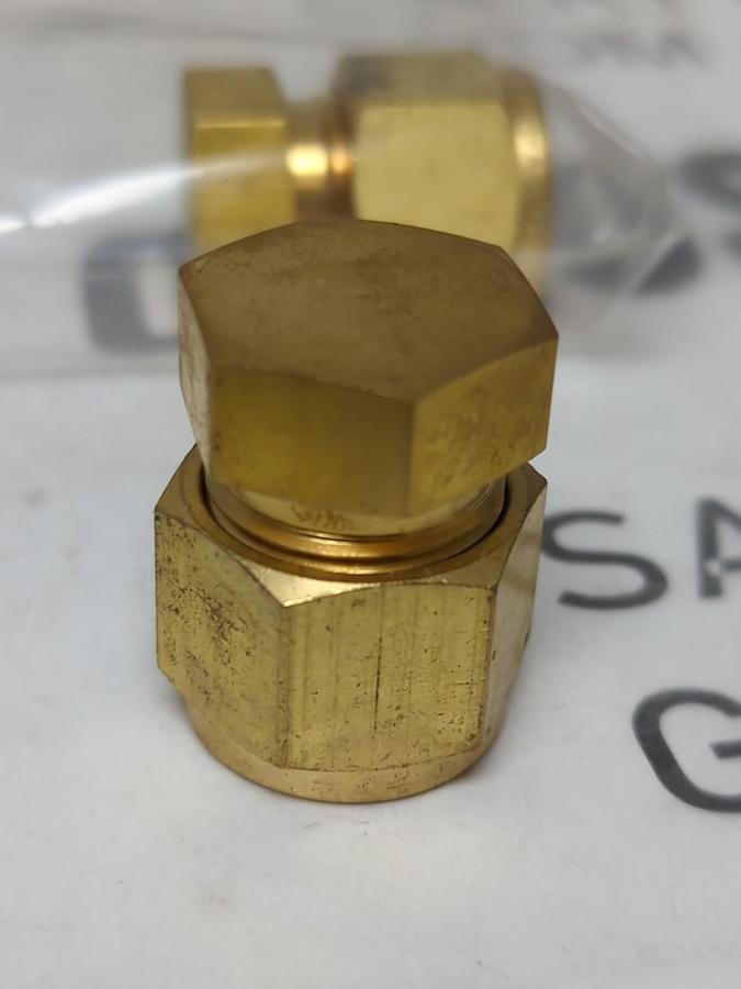 SWAGELOK,B-810-C,1/2T TUBE CAP LOT OF 3 NOS