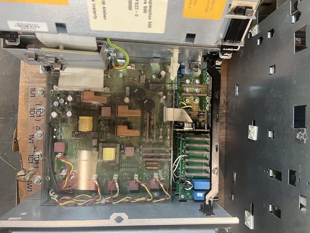 Used SIEMENS,6RA7025-6FS22-0-Z,SIMOREG DC CONVERTER DRIVE OUTPUT 550VDC 60A