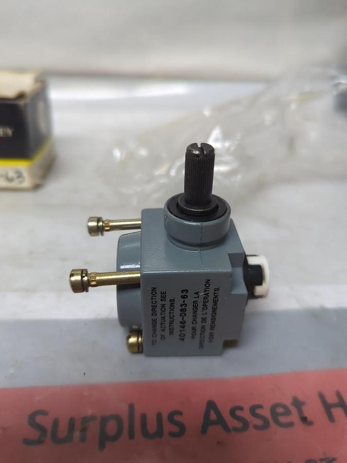 ALLEN BRADLEY,40146-083-63,LIMIT SWITCH OPERATING HEAD NOS