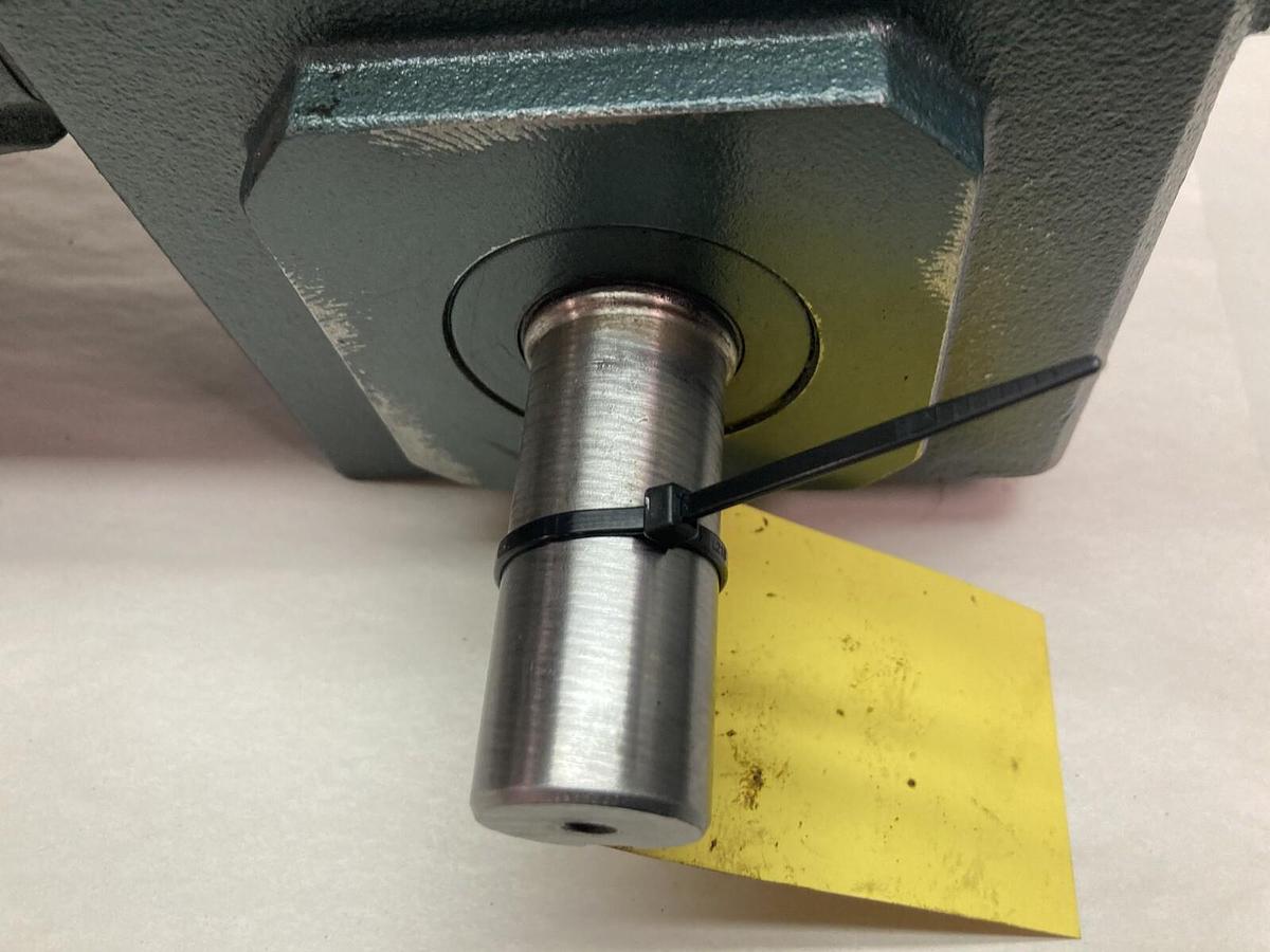 Used Grove Gear,BM224-3,Gear Reducer Ratio 30:1 140TC Frame w/Motor 1/2Hp 1725rpm