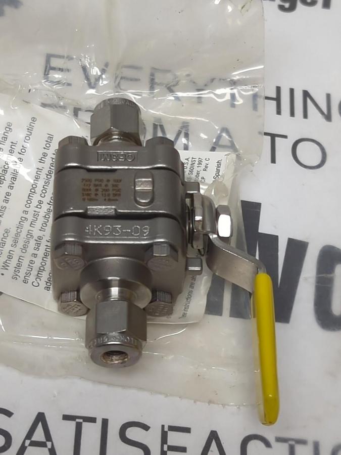 SWAGELOK,SS-S62PS4,1/4T BALL VALVE NOS