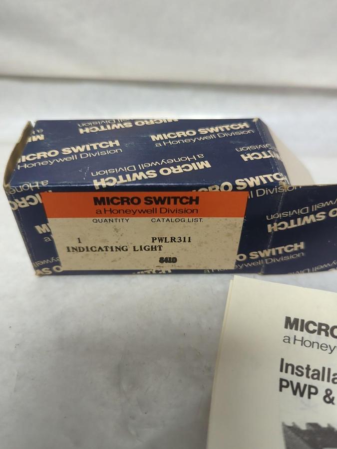 HONEYWELL MICRO SWITCH,PWLR311,INDICATING LIGHT 120V NOS