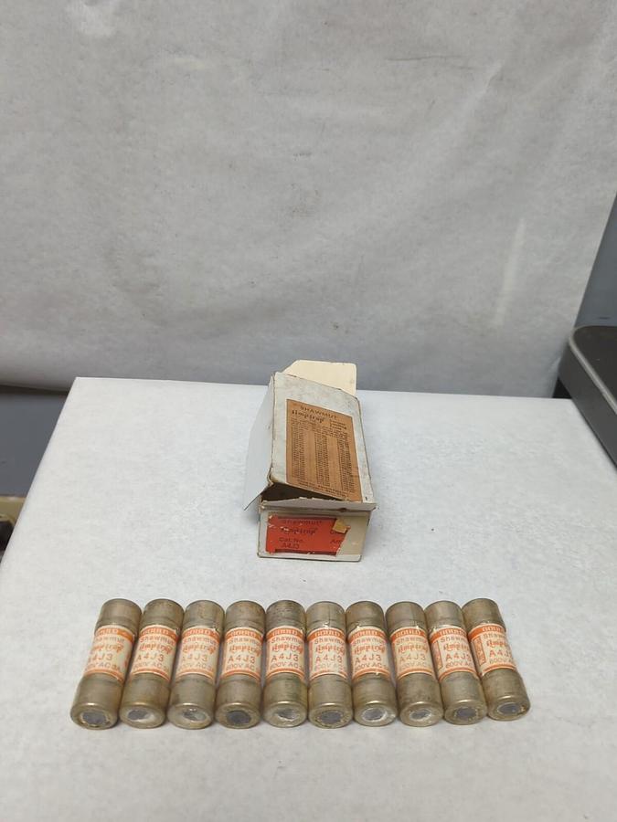 GOULD SHAWMUT,A4J3,AMPTRAP 3 AMP FUSES LOT OF 10 NOS