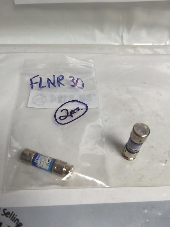 Used LITTELFUSE,FLNR30,TIME-DELAY 30 AMP FUSE LOT OF 2 PRE-OWNED