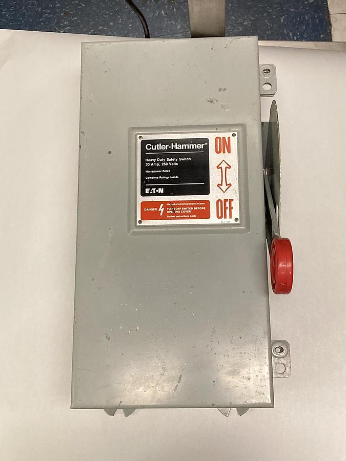 Cutler-Hammer,DH321FDK,Heavy Duty Saftey Switch  30A  3 Pole Type 12  3R