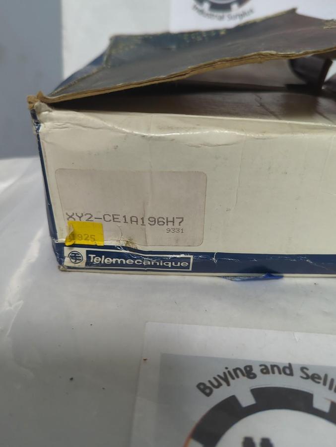 TELEMECANIQUE,XY2-CE1A19H7,CABLE PULL SWITCH NOS