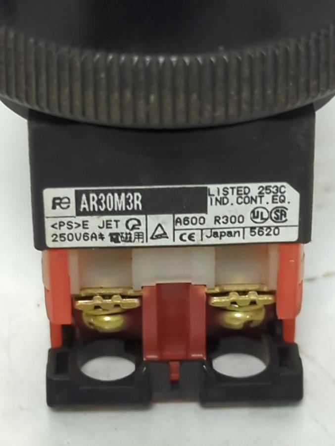 Used FUJI ELECTRIC,AR30M3R,BLACK PUSHBUTTON PRE-OWNED