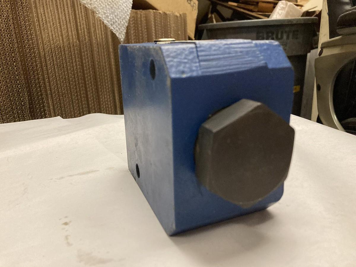 Used Rexroth,SV15-GA1-42/12,Hydraulic Pilot Operated Check Valve MNR: R900503632