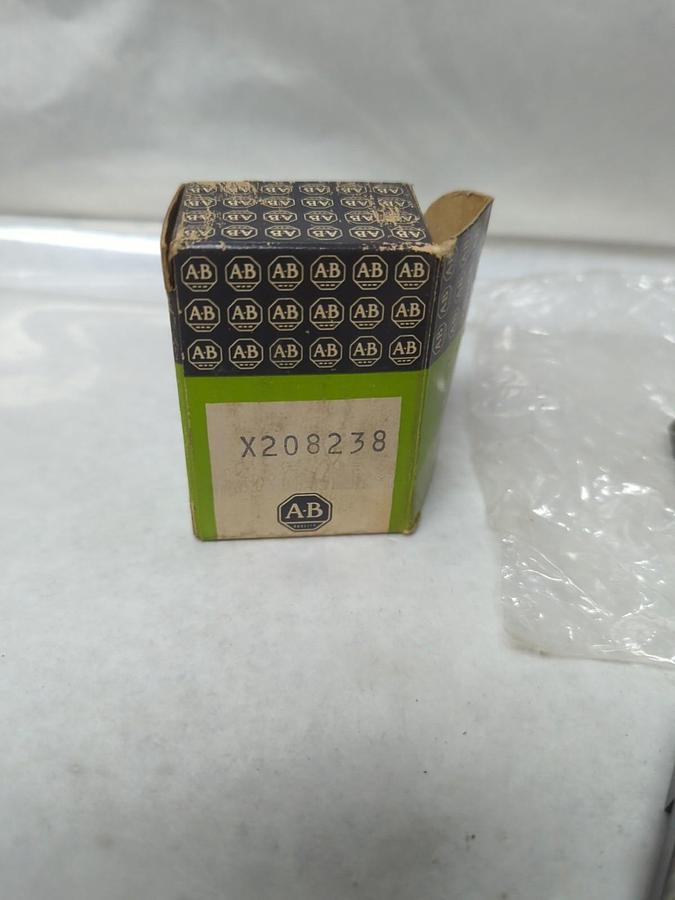 ALLEN-BRADLEY,X-208238,TRANSFORMER 120V 60/50CY NOS