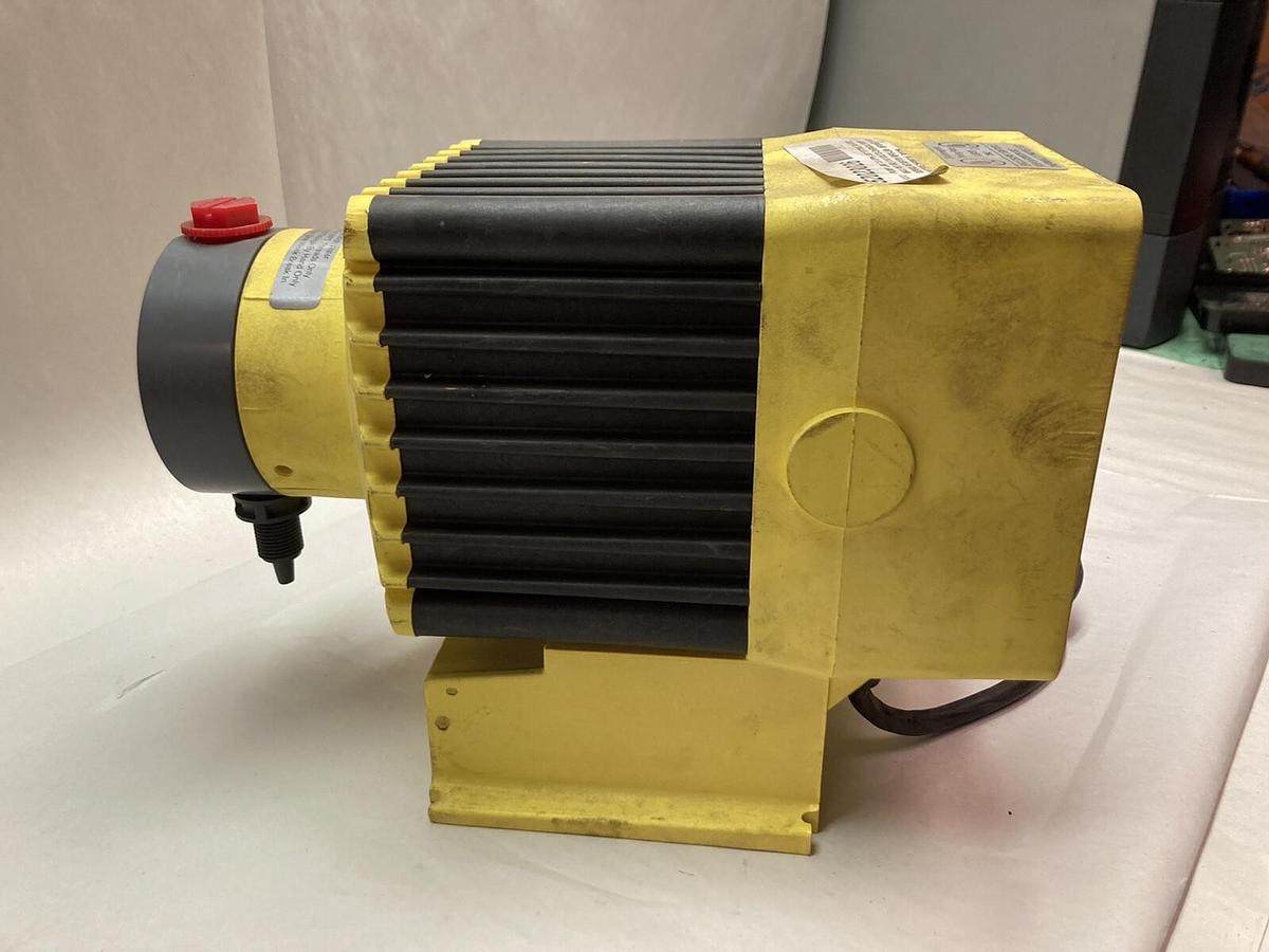Used LMI Milton Roy,B111-498SI,Electromagnetic Dosing Pump 110 PSI Max