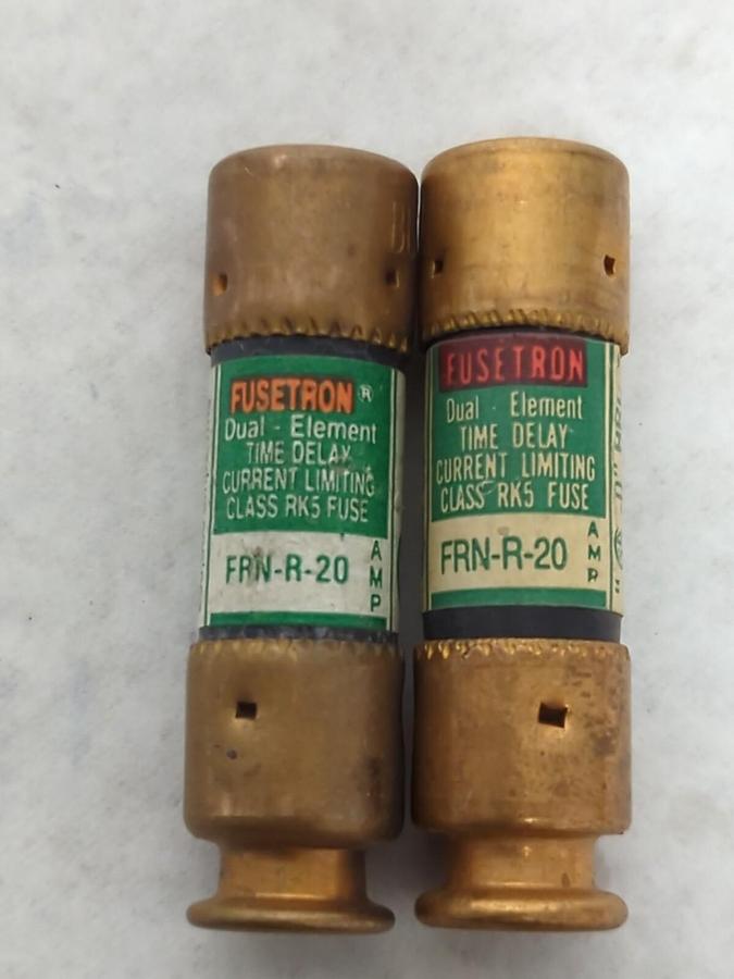 Used COOPER BUSSMANN,FRN-R-20,FUSETRON 20 AMP FUSES LOT OF 2 PRE-OWNED