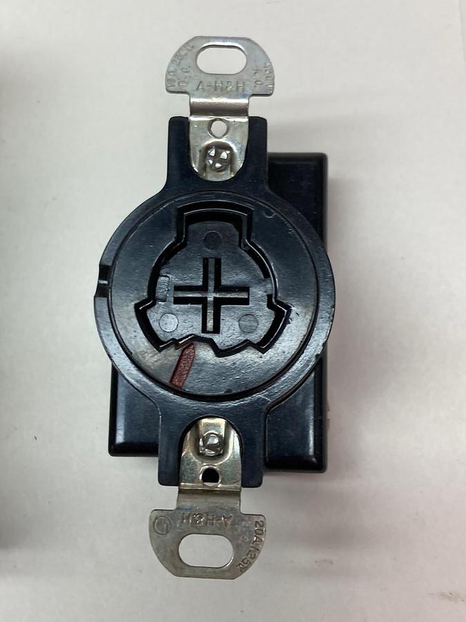 Brynat,23000,Phenolic Locking Receptacle