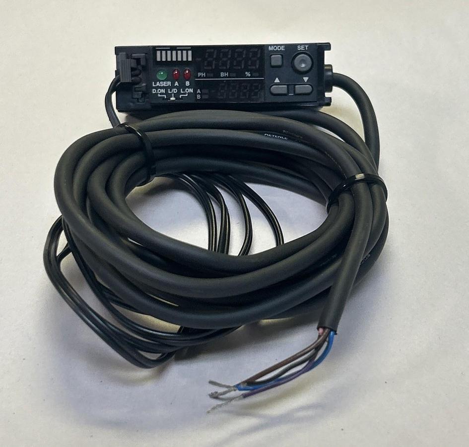 Used KEYENCE,LV-21A,LASER SENSOR