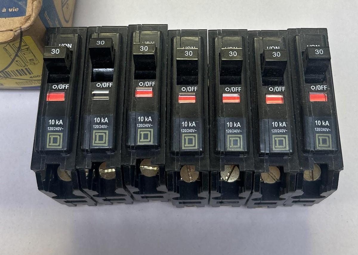 SQUARE D,QO130,CIRCUIT BREAKER 30A 120/240V 1P LOT OF 7 NOS