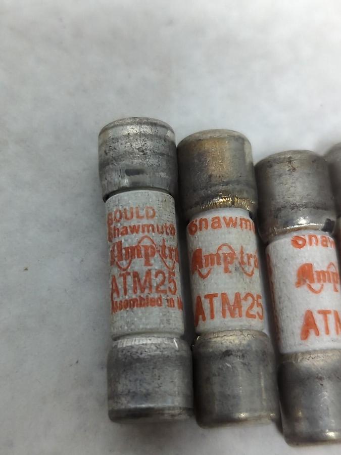 GOULD SHAWMUT,ATM25,AMP-TRAP 25 AMP FUSE LOT OF 8 NOS