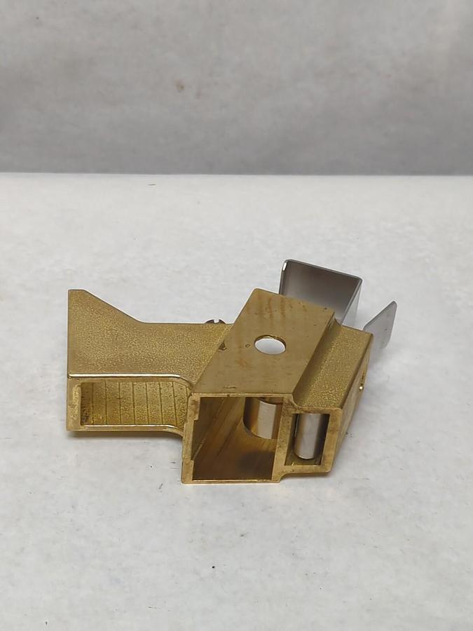 GENERAL ELECTERIC,GE-323BUF,CARBON BRUSH HOLDER 03/14 NOS