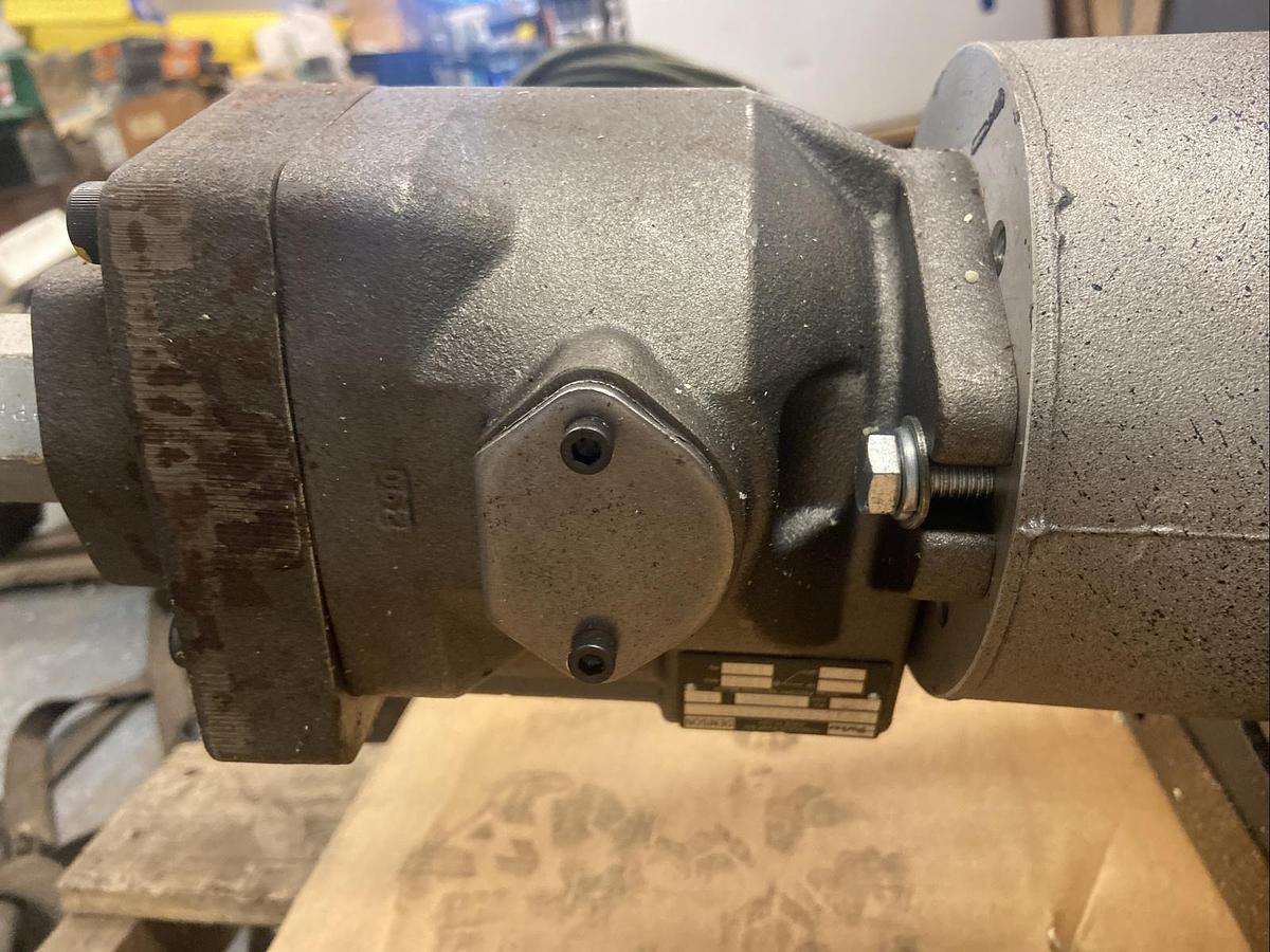 Used Parker,1620R212X3492,Hydraulic Pump 3.3GPM Ge 5KE182KTE205 Motor 3Hp 1755RPM
