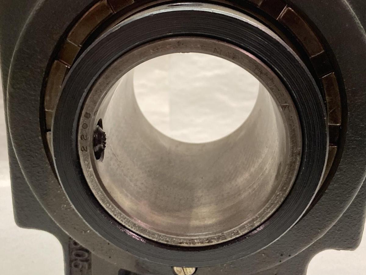 Used Rexnord,ZT8-2208,Take-Up Bearing 2 1/2 Inch Bore