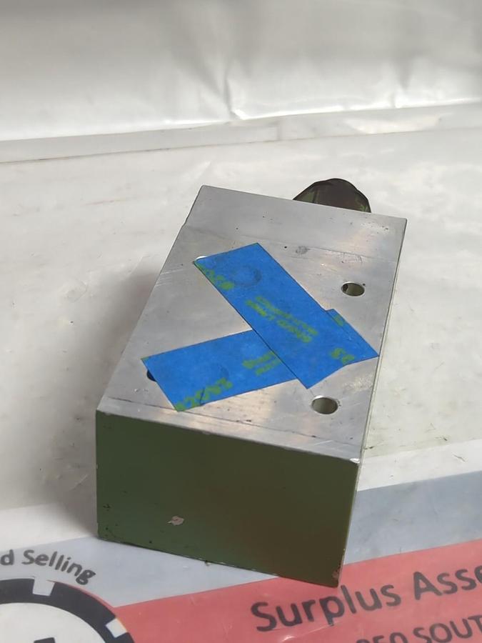 Used MANNESMANN REXROTH,00564530,VALVE ZDBK-10 VP2-10/210V PRE-OWNED