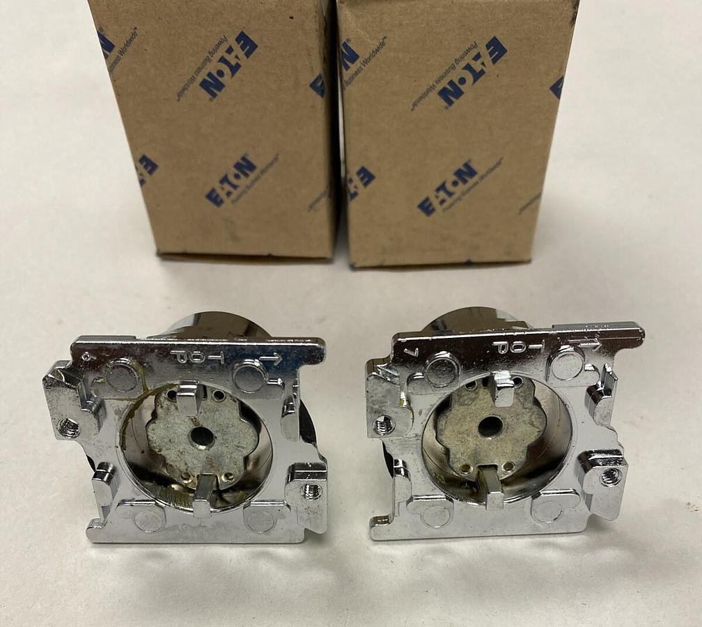Used Eaton,10250T101,Pushbutton Operator Series A1 Lot of 2 NOS