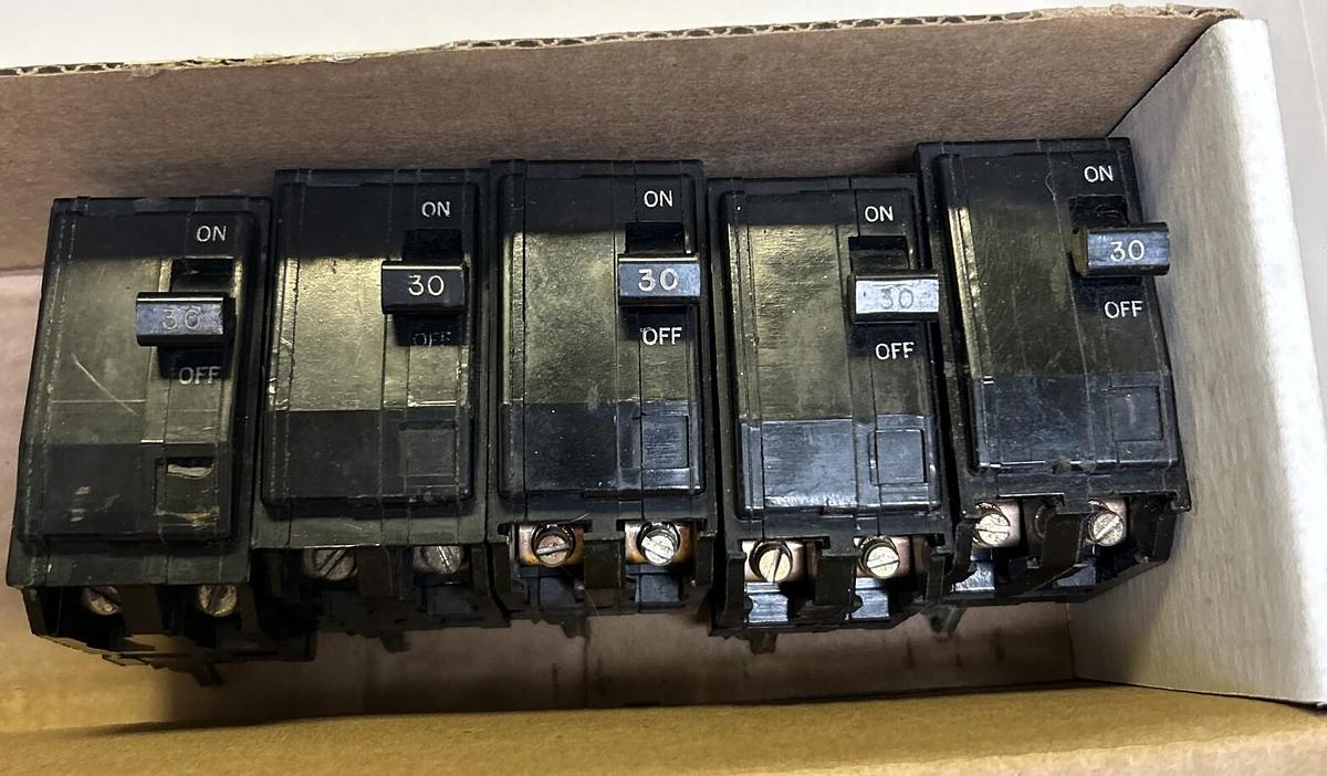 Used SQUARE D,QO230,CIRCUIT BREAKER 30A 120/240V 2P LOT OF 5