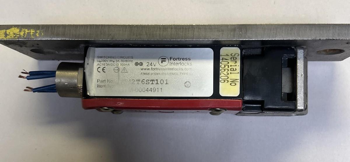 Used FORTRESS INTERLOCKS,TN2T6ST101,SAFETY SWITCH