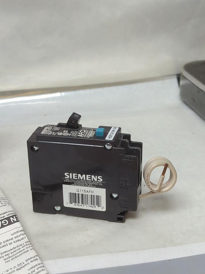 SIEMENS,Q115AFH,GROUND FAULT CIRCUIT BREAKER 1-POLE 15 AMP NOS