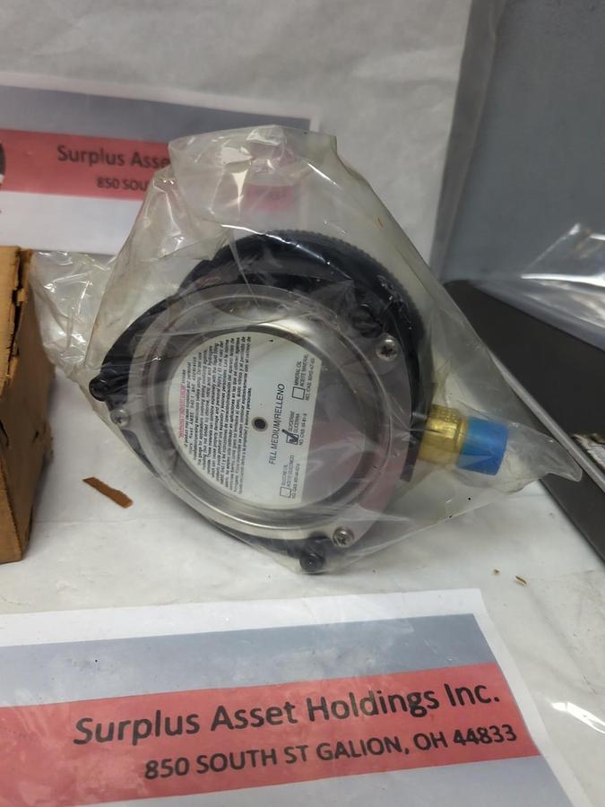 AMETEK,1901LG,GAUGE 4-1/2 IN FACE 1/2 ANPT BOTTOM CONNECTION 200 PSI NOS