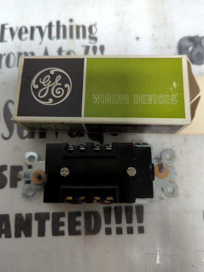 G.E.,GL4700,DUPLEX RECEPTACLE 15A-125V 2-POLE 3 WIRE BOX OF 9 NOS