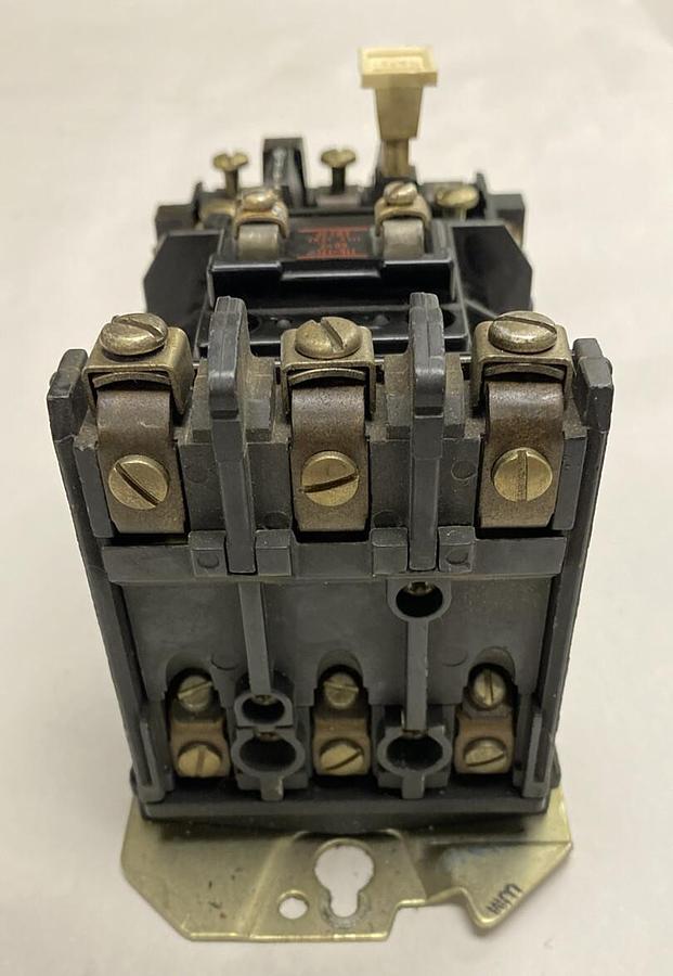 Used Allen-Bradley,509-B0D,Series B Size 1 Motor Starter 27AMP 600V 3 Pole 120V Coil