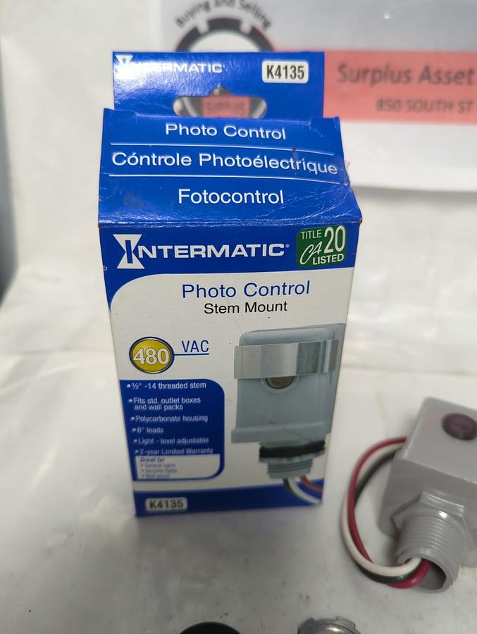 Used INTERMATIC,K4135,PHOTO CONTROL STEM MOUNT NOS