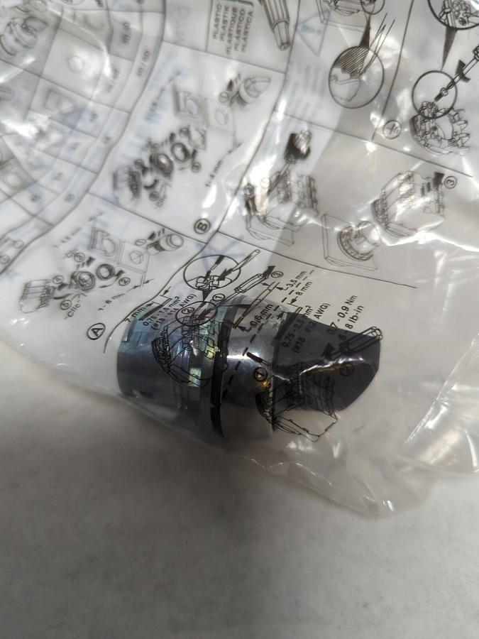 SPRECHER+SCHUH,D7MSM32,SERIES A SELOCTOR SWITCH LOT OF 4 NEW