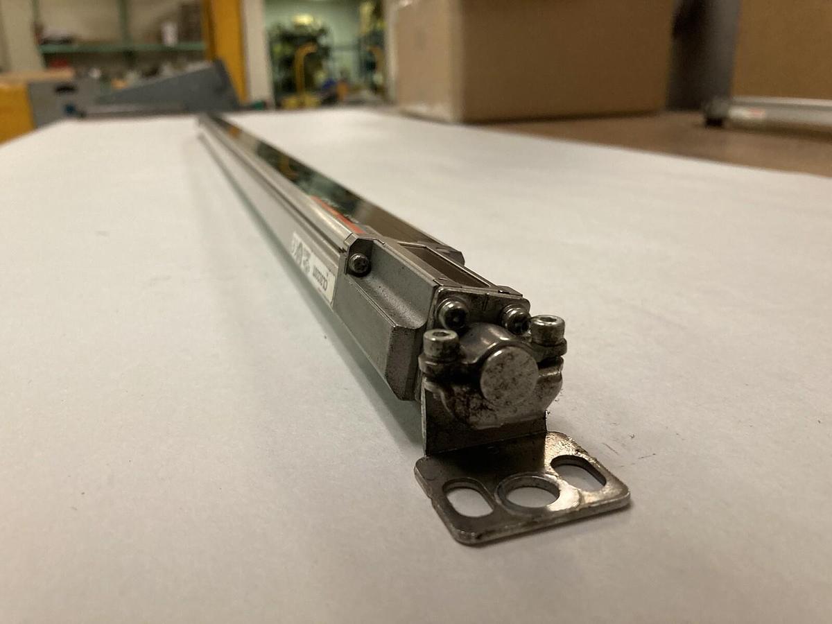 Used Keyence Sensor,SL-V40H-T,Light Curtain Transmitter 780MM 24V