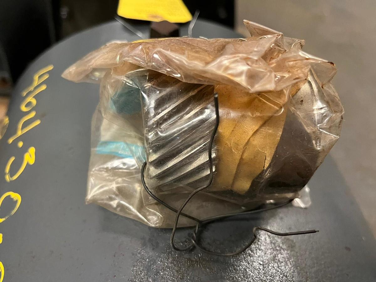 Used Falk,33-3EF3-04ES,Enclosed Gear drive Ratio 17.39 input 1750RPM output 100rpm Sh