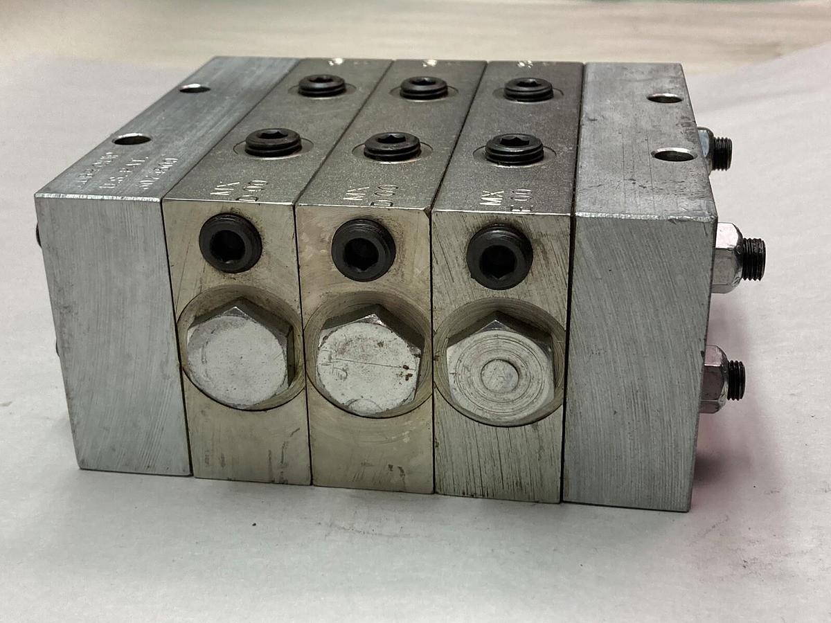 Used Lubriquip,3074509,Divider Valve Block