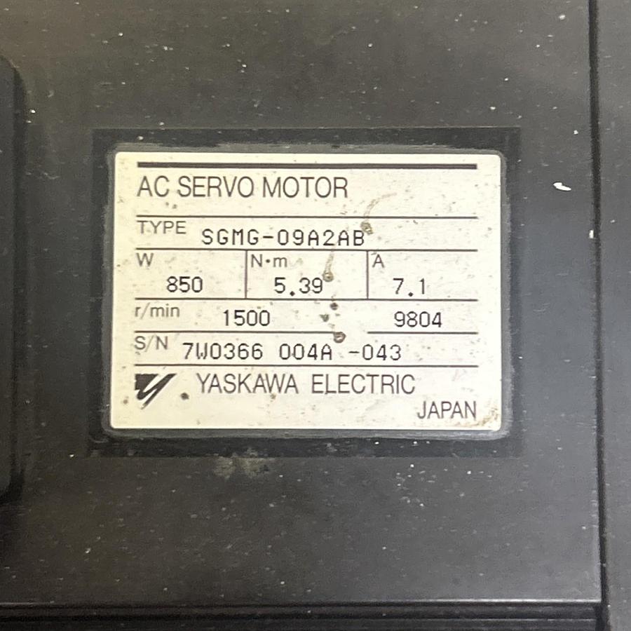 Used YASKAWA ELECTRIC,SGMG-09A2AB,SERVO MOTOR 1500RPM