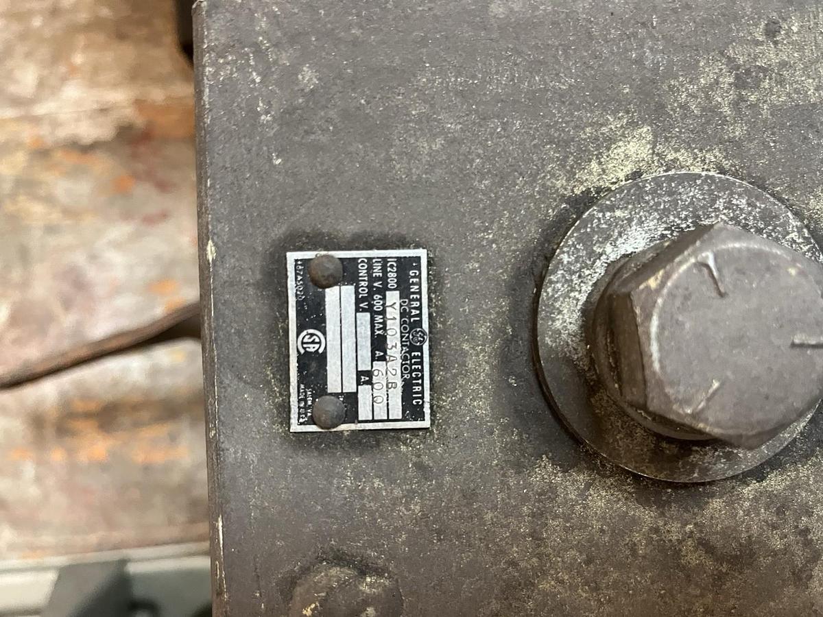 Used GE,IC2800Y103A2B,DC MAGNETIC CONTACTOR 600A 600V COIL 230/250VDC