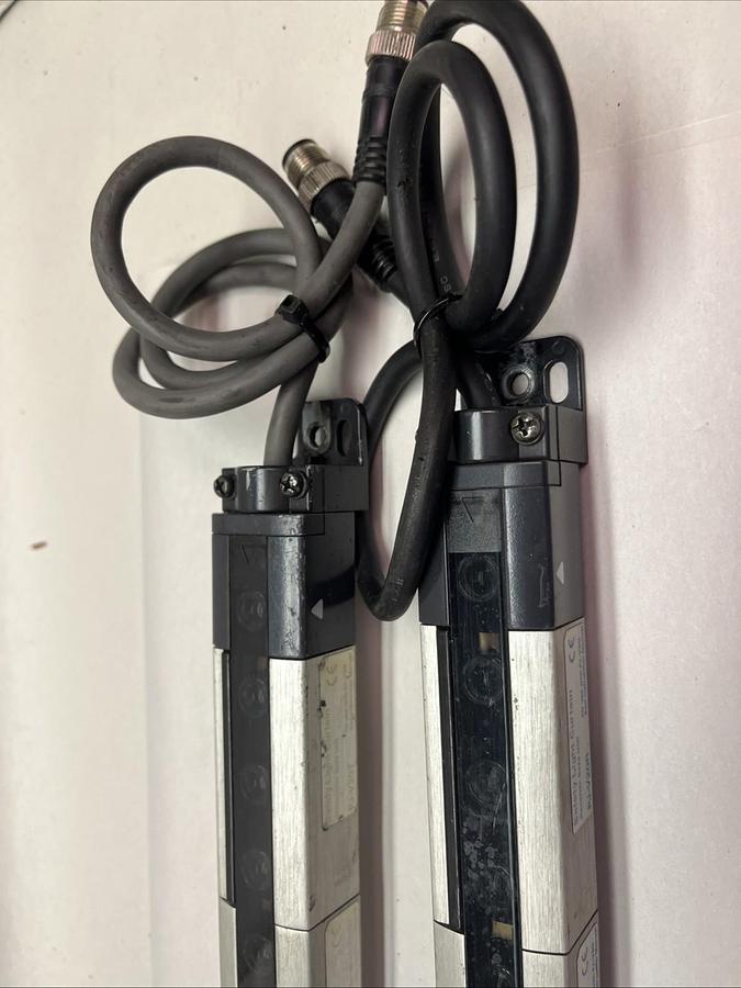 Used KEYENCE,PJ-V20,LIGHT CURTAIN 20"