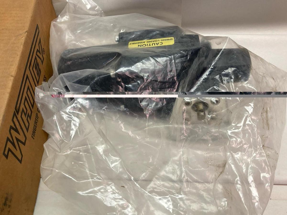 Used Whitey,Model 135 SR,Pneumatic Spring Return Actuator 200 PSI Max