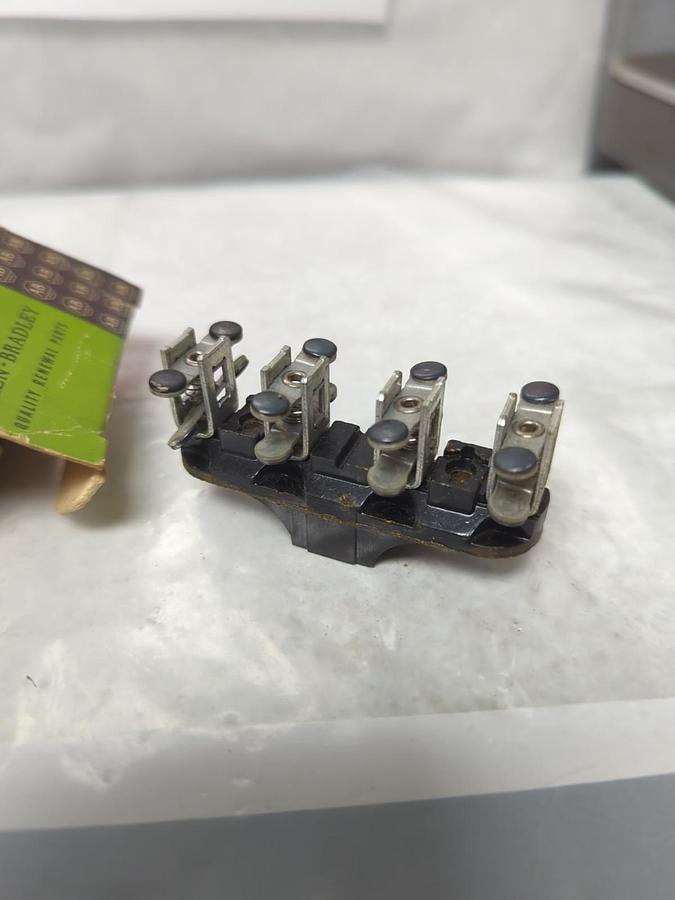 ALLEN BRADLEY,X-217703,CROSS BAR ASSEMBLY 4-POLE NOS