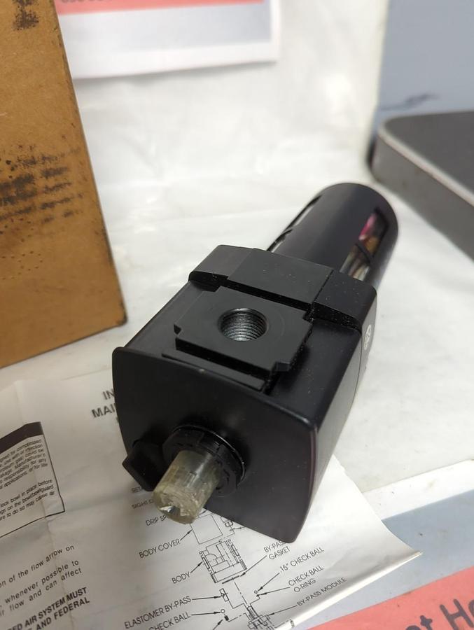 WIKERSON,L28-03-LK00,PNEUMATIC LUBRICATOR NOS