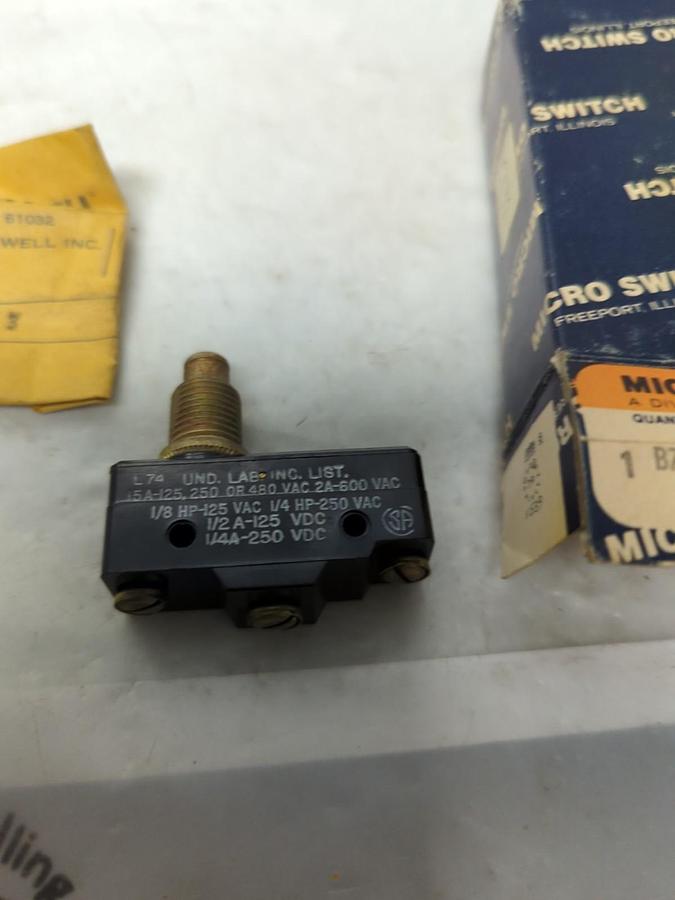 HONEYWELL MICRO SWITCH,BZ-2RQ68,SNAP ACTION SWITCH NOS